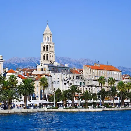 Apartman Seafront Luxury Apt With Balcony And Amazing View Split
