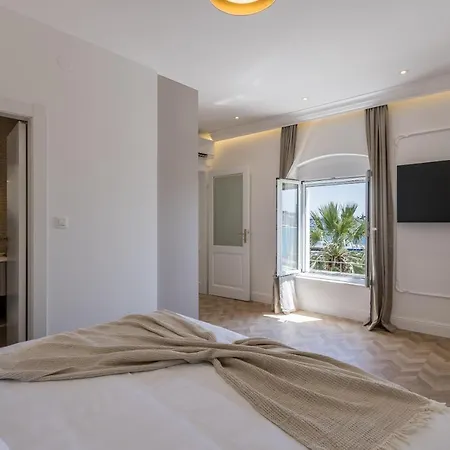 Lägenhet Seafront Luxury Apt With Balcony And Amazing View *