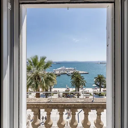 Lägenhet Seafront Luxury Apt With Balcony And Amazing View *